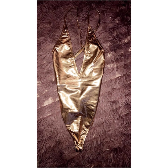 LAST SMALL❗️❗️Deep V Rose gold metallic bodysuit - Picture 4 of 6